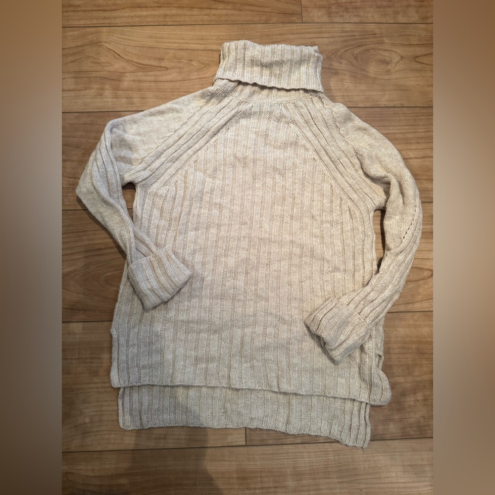 Toda Bela Cozy Cream Turtleneck Sweater